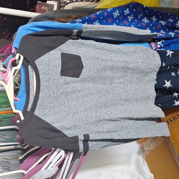 JUMPING BEANS SIZE 6 GRAY AND BLACK LONG SLEEVE - Picture 1 of 4